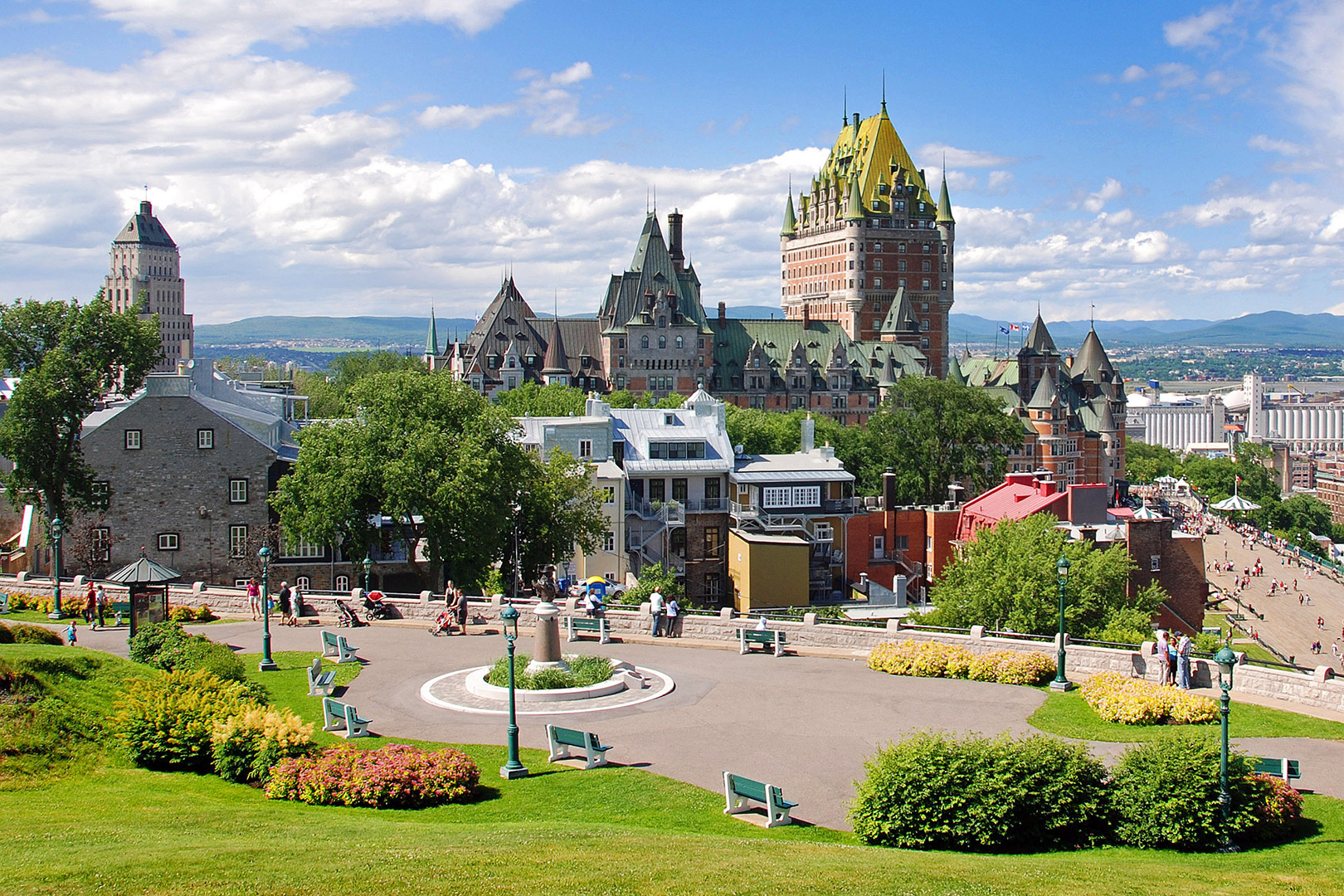 Discover Canada Est